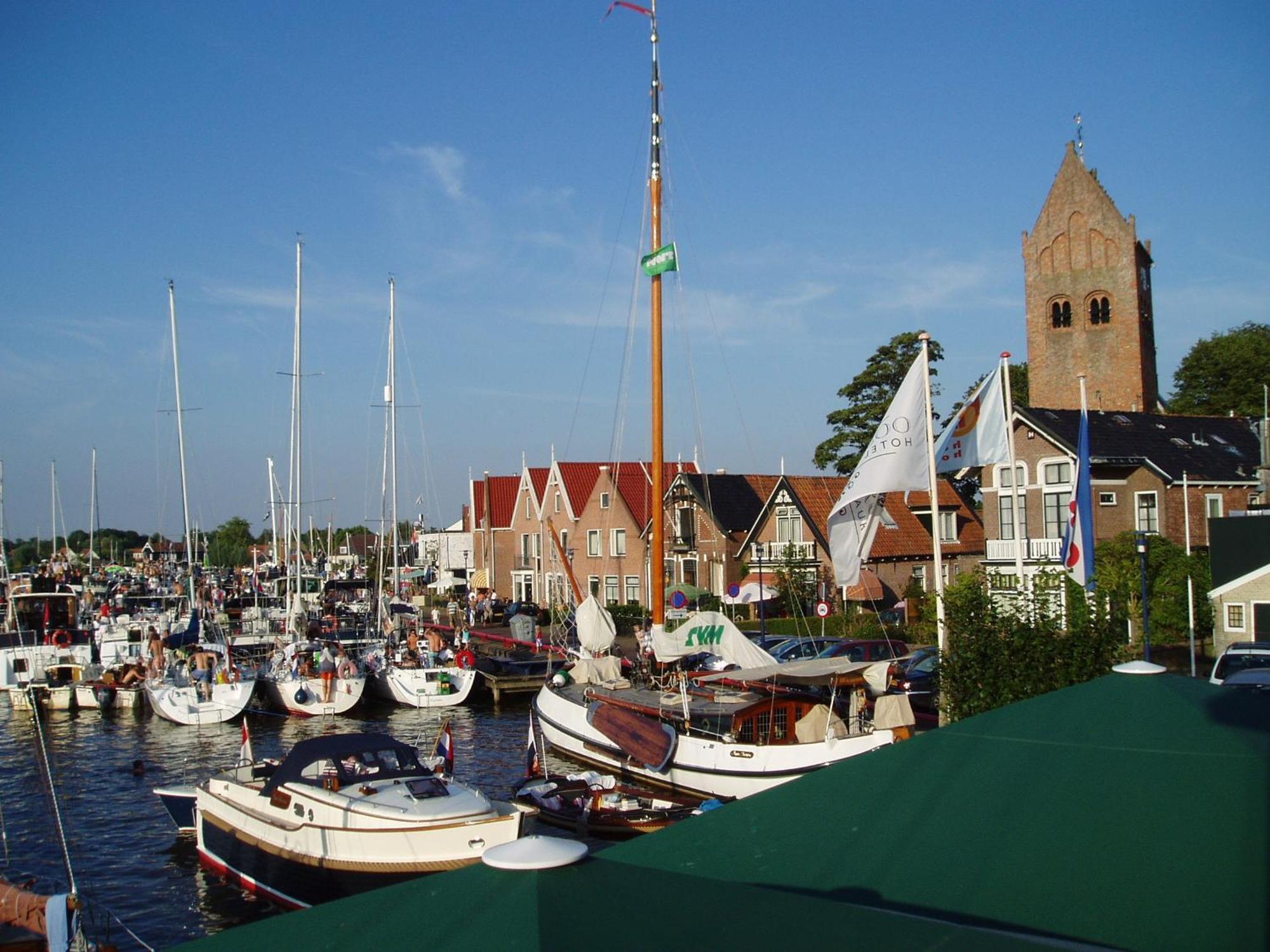 De Thuiskamer In Grou Als B&B Of Vakantiehuis Exteriör bild